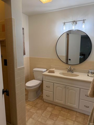1212 N Bittersweet Lane, Muncie, IN 47304