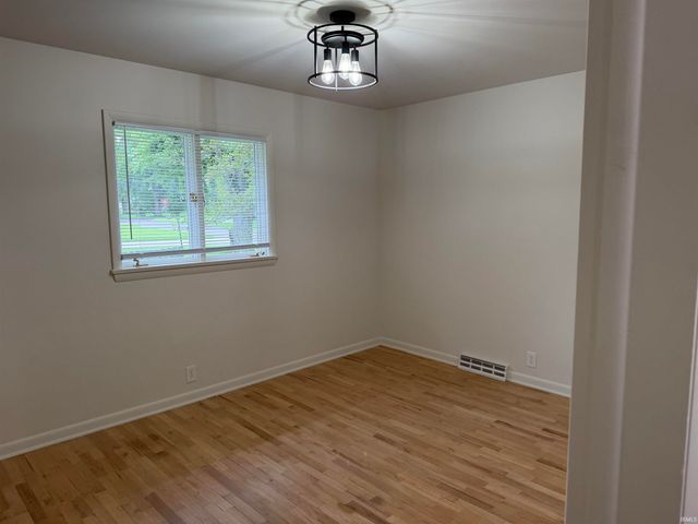 1212 N Bittersweet Lane, Muncie, IN 47304
