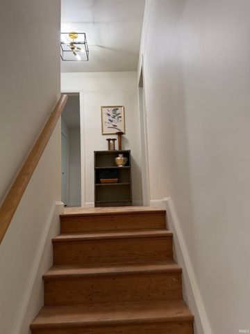 1212 N Bittersweet Lane, Muncie, IN 47304