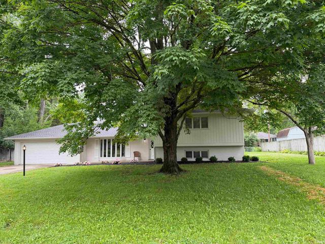 1212 N Bittersweet Lane, Muncie, IN 47304