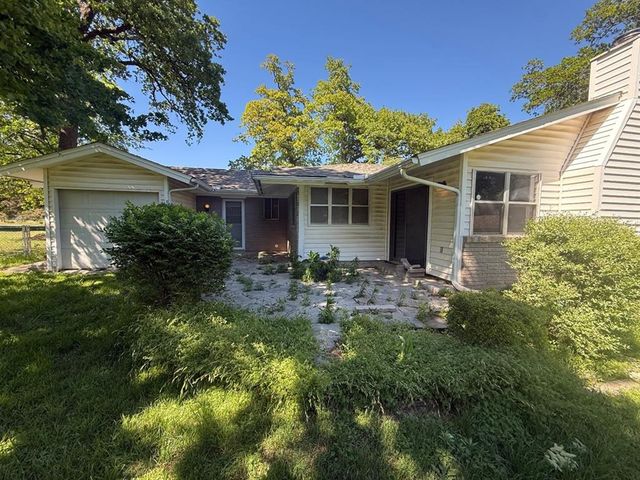 8300 NW 15th Street, Oklahoma City, OK 73127