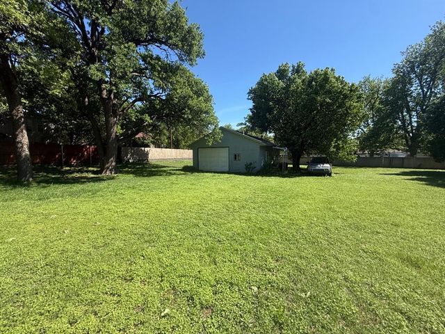 8300 NW 15th Street, Oklahoma City, OK 73127