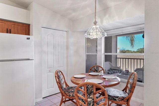 9641 CASTLE POINT DRIVE 1221, Sarasota, FL 34238