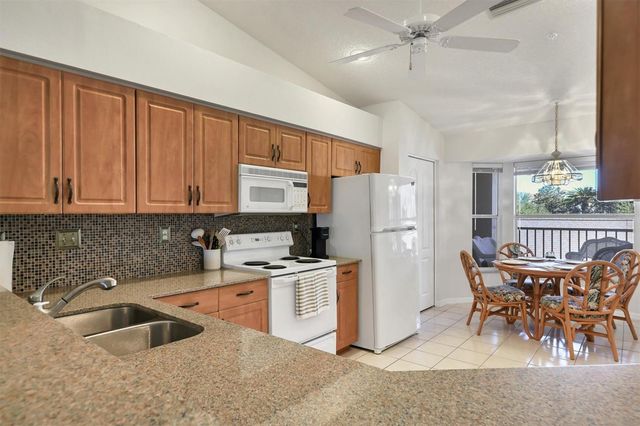 9641 CASTLE POINT DRIVE 1221, Sarasota, FL 34238