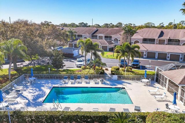 9641 CASTLE POINT DRIVE 1221, Sarasota, FL 34238