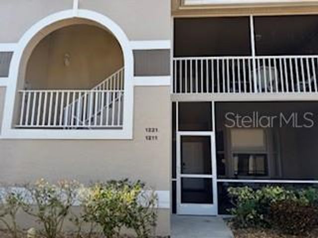 9641 CASTLE POINT DRIVE 1221, Sarasota, FL 34238