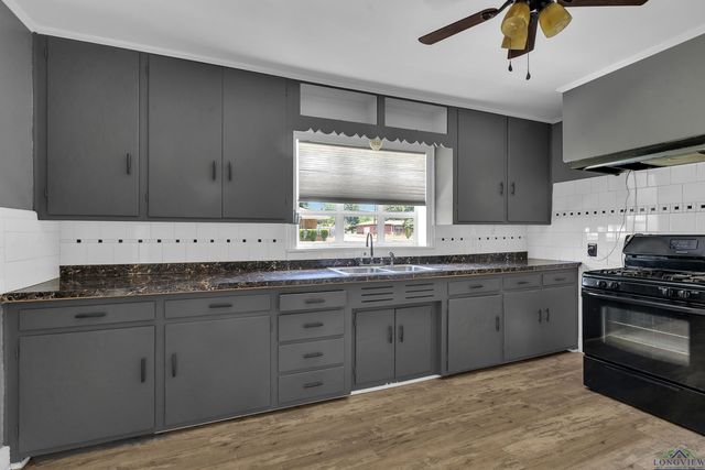 300 Hailey Dr., Longview, TX 75602