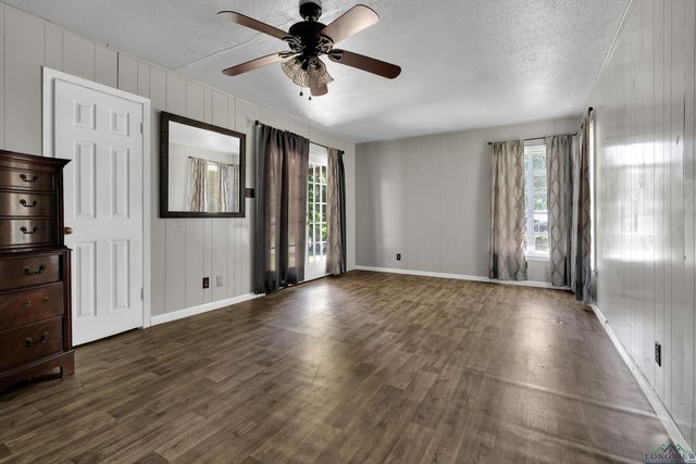 300 Hailey Dr., Longview, TX 75602