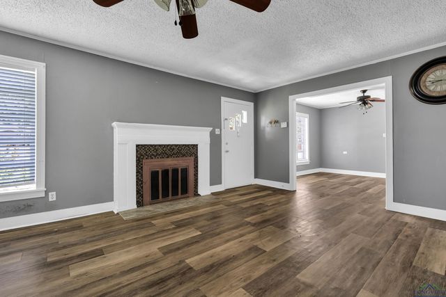 300 Hailey Dr., Longview, TX 75602