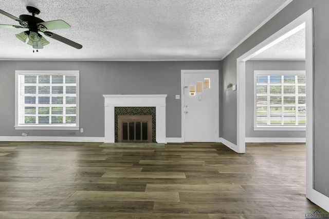300 Hailey Dr., Longview, TX 75602