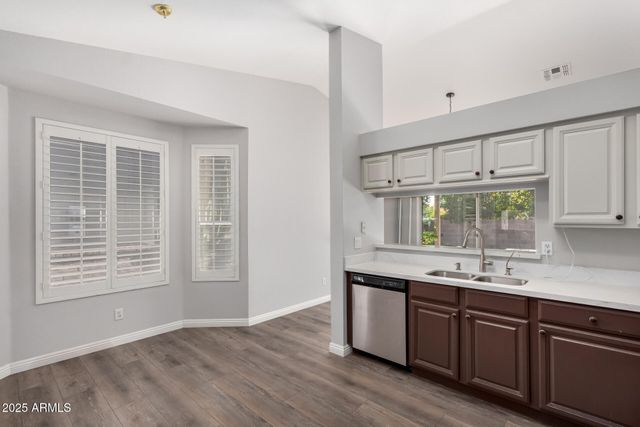 1541 E COLONIAL Drive, Chandler, AZ 85249