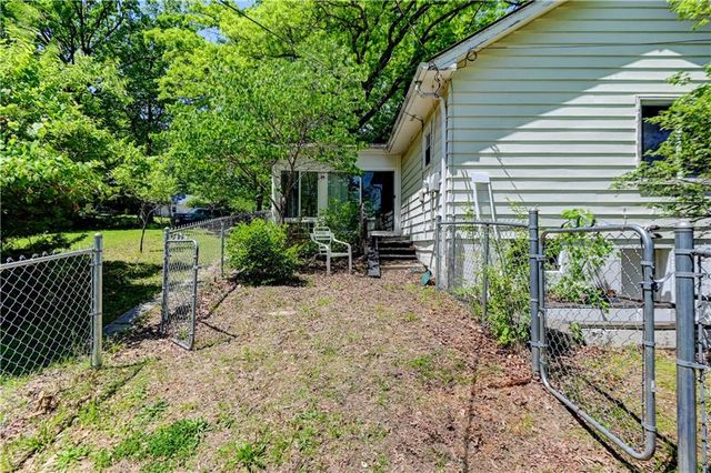 5363 NW Wagon Trail, Houston Lake, MO 64151