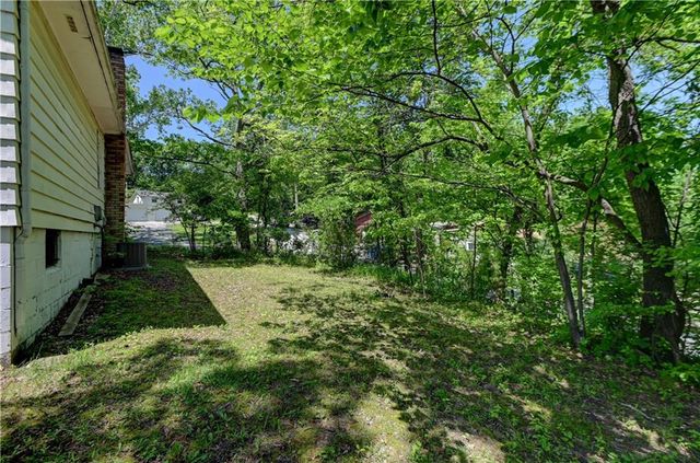 5363 NW Wagon Trail, Houston Lake, MO 64151