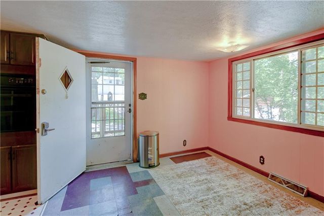 5363 NW Wagon Trail, Houston Lake, MO 64151