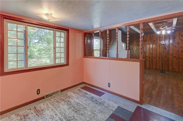 5363 NW Wagon Trail, Houston Lake, MO 64151
