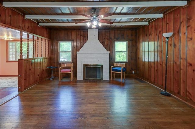 5363 NW Wagon Trail, Houston Lake, MO 64151