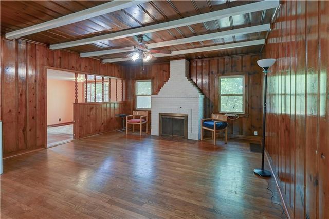 5363 NW Wagon Trail, Houston Lake, MO 64151
