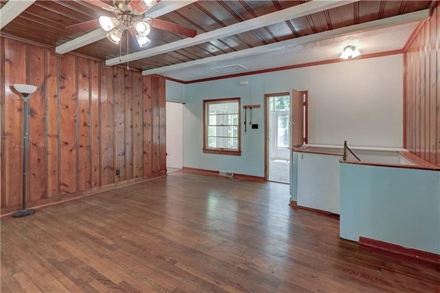 5363 NW Wagon Trail, Houston Lake, MO 64151