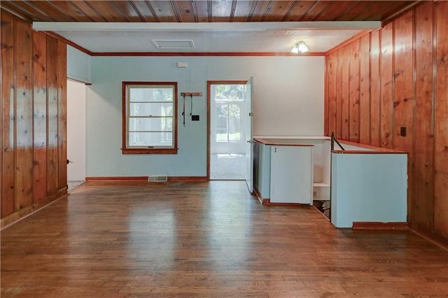 5363 NW Wagon Trail, Houston Lake, MO 64151