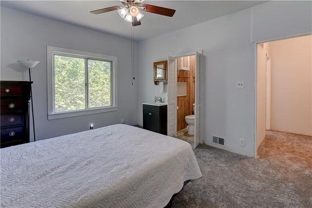 5363 NW Wagon Trail, Houston Lake, MO 64151
