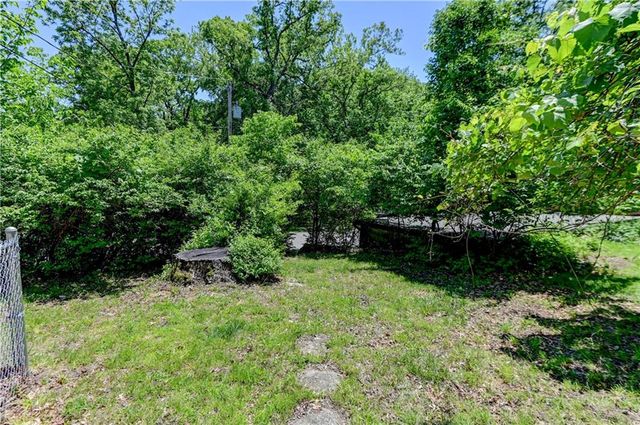 5363 NW Wagon Trail, Houston Lake, MO 64151