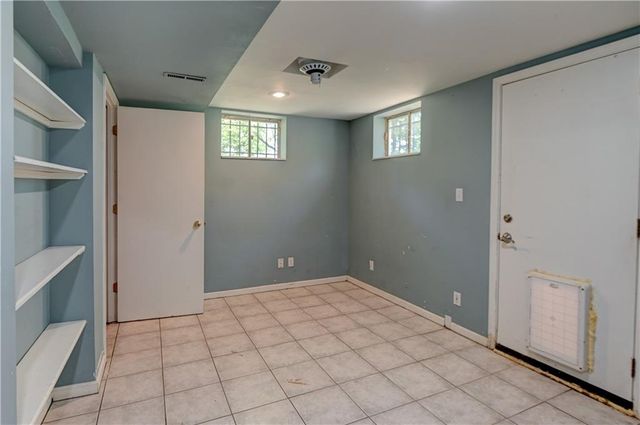 5363 NW Wagon Trail, Houston Lake, MO 64151