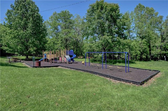 5363 NW Wagon Trail, Houston Lake, MO 64151