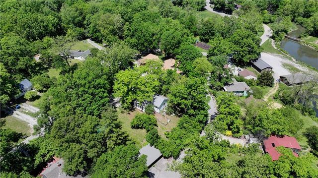 5363 NW Wagon Trail, Houston Lake, MO 64151