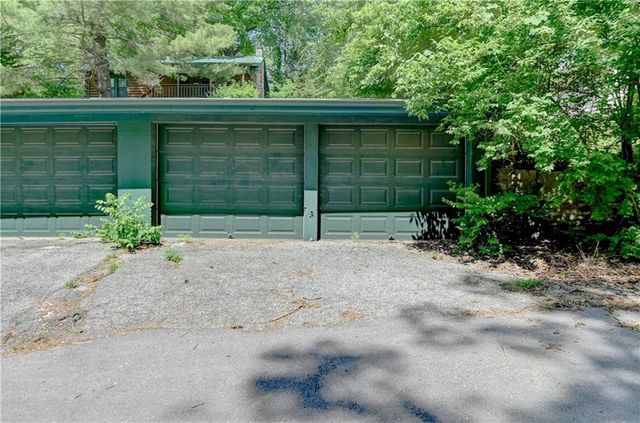 5363 NW Wagon Trail, Houston Lake, MO 64151