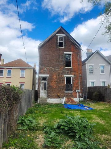 1717 Greenup Street, Covington, KY 41011