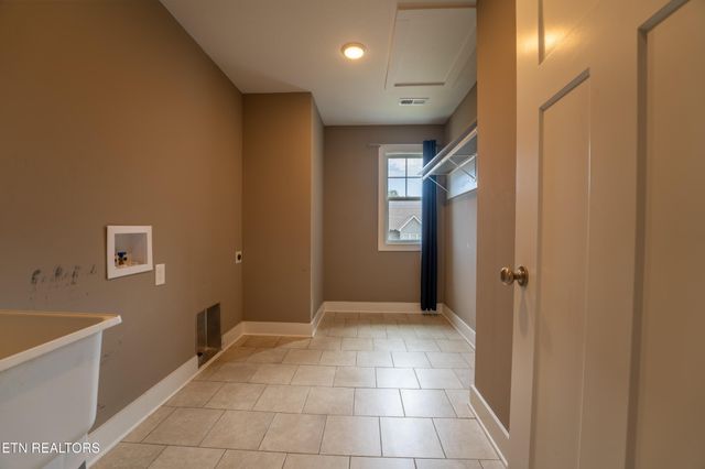 6211 Aldingham St, Knoxville, TN 37912