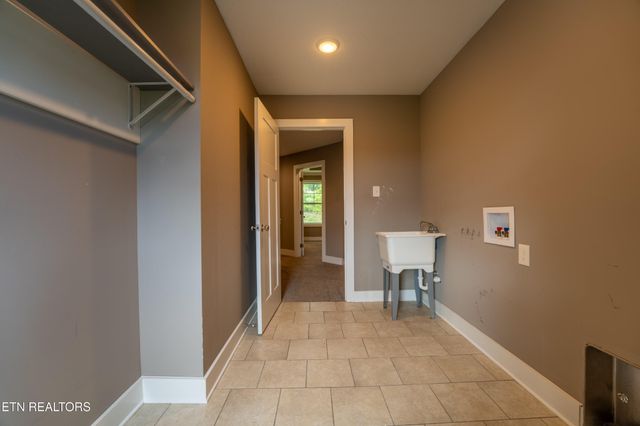 6211 Aldingham St, Knoxville, TN 37912