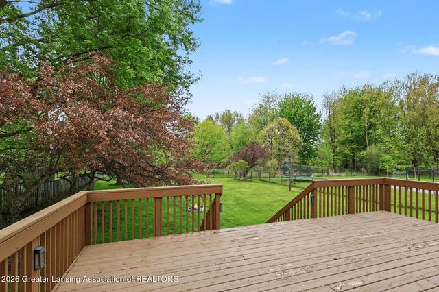 5812 Wood Valley Drive, Haslett, MI 48840