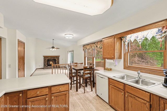 5812 Wood Valley Drive, Haslett, MI 48840