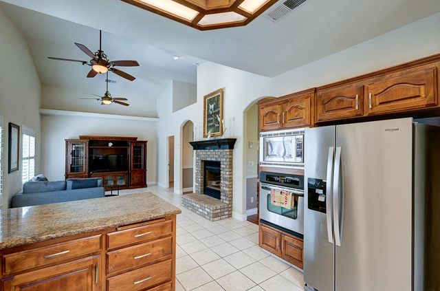 8894 N Winery Avenue, Fresno, CA 93720