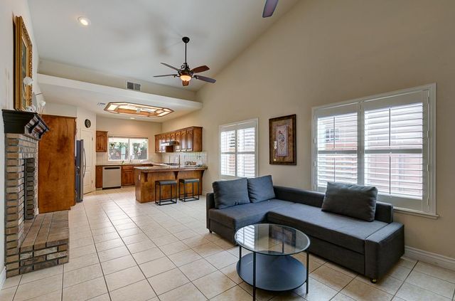 8894 N Winery Avenue, Fresno, CA 93720