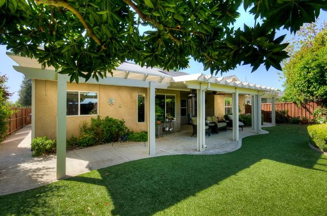 8894 N Winery Avenue, Fresno, CA 93720