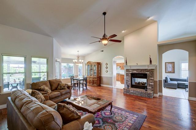 8894 N Winery Avenue, Fresno, CA 93720