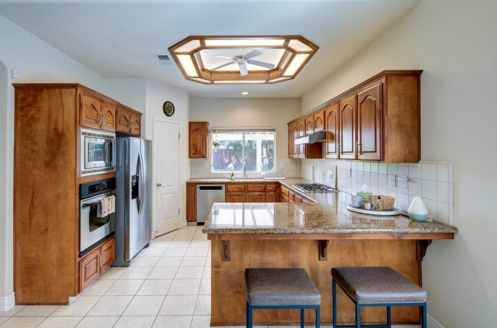 Image 13 of property listing at 8894 N Winery Avenue, Fresno, CA 93720