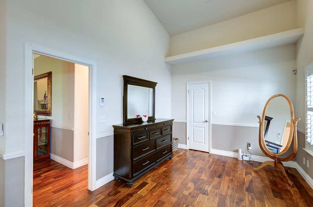 Image 27 of property listing at 8894 N Winery Avenue, Fresno, CA 93720