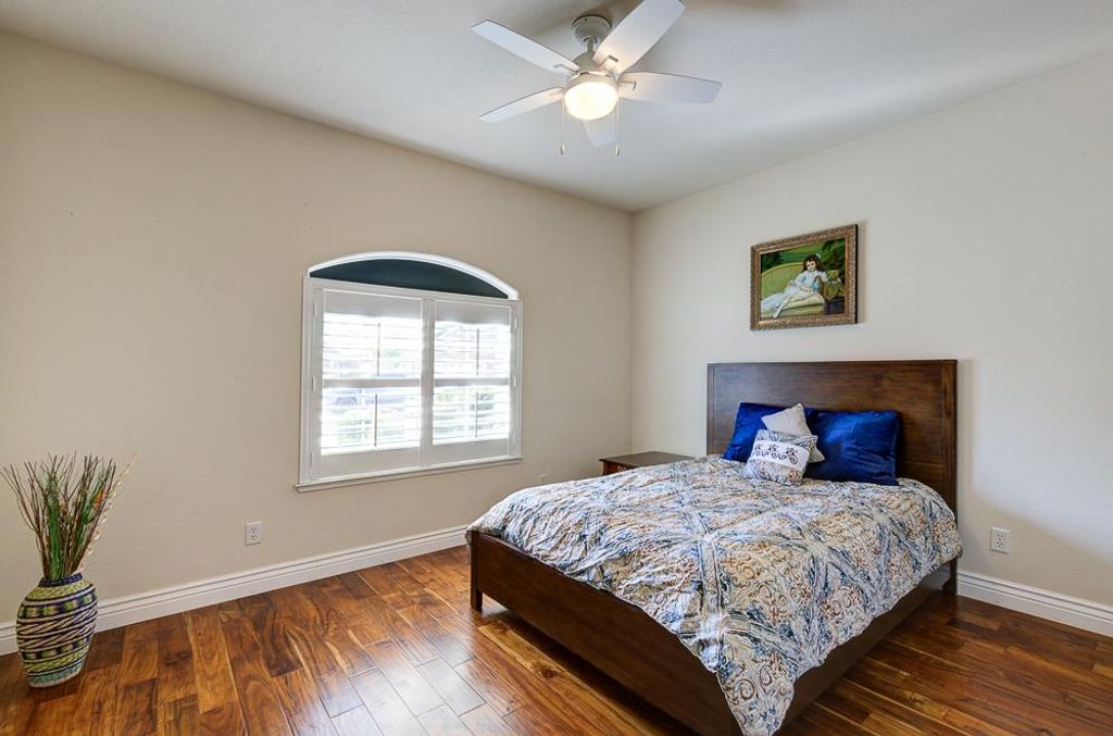 Image 31 of property listing at 8894 N Winery Avenue, Fresno, CA 93720