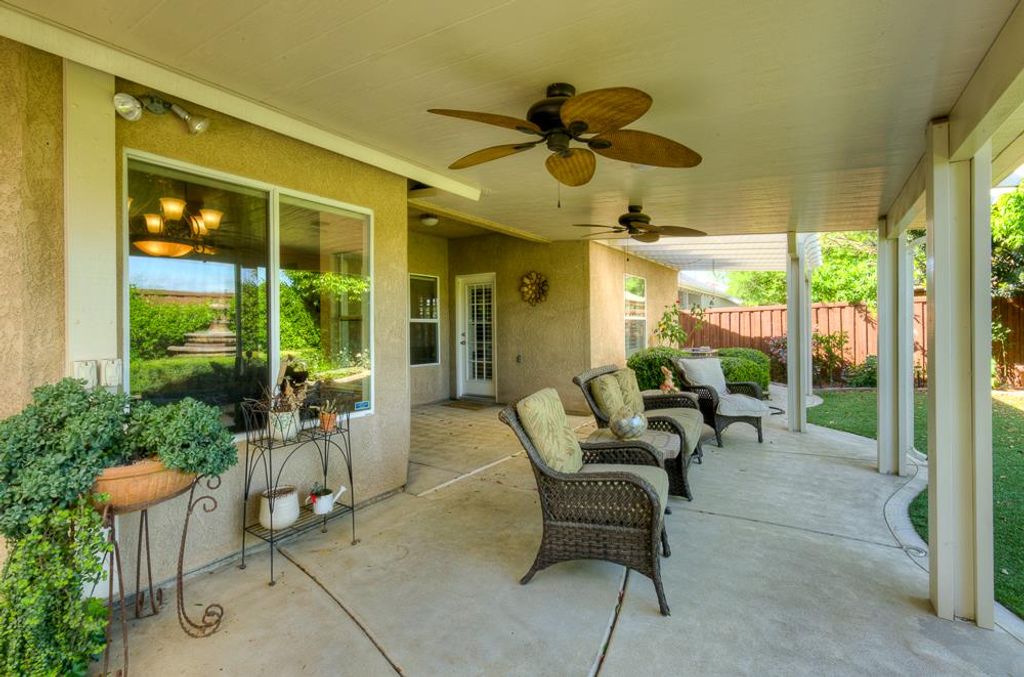 Image 37 of property listing at 8894 N Winery Avenue, Fresno, CA 93720