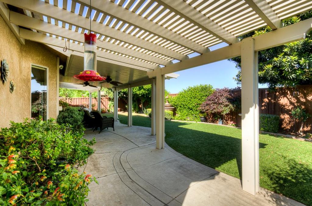 Image 38 of property listing at 8894 N Winery Avenue, Fresno, CA 93720