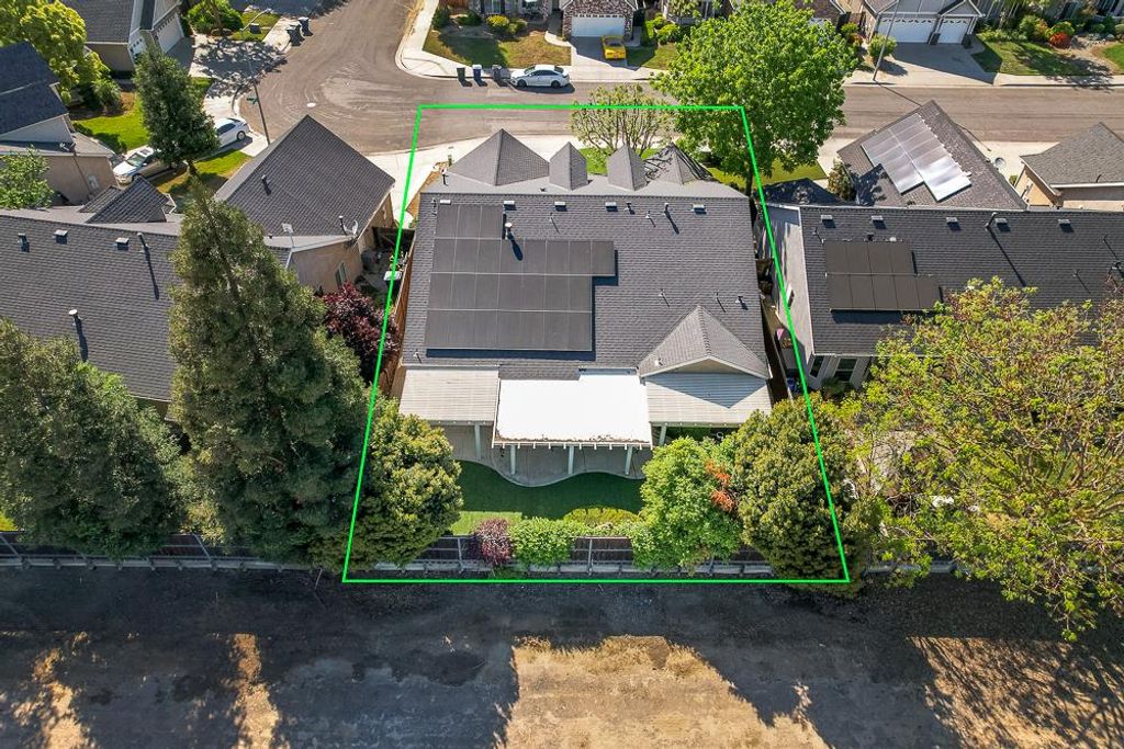 Image 43 of property listing at 8894 N Winery Avenue, Fresno, CA 93720