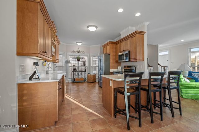 2208 Evans Street, Morehead City, NC 28557