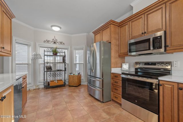 2208 Evans Street, Morehead City, NC 28557