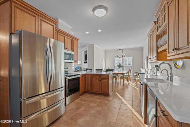 2208 Evans Street, Morehead City, NC 28557