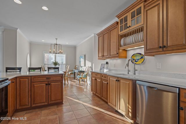 2208 Evans Street, Morehead City, NC 28557