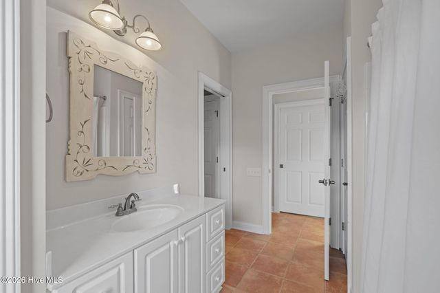 2208 Evans Street, Morehead City, NC 28557