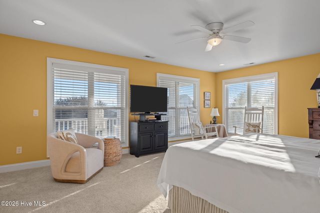 2208 Evans Street, Morehead City, NC 28557